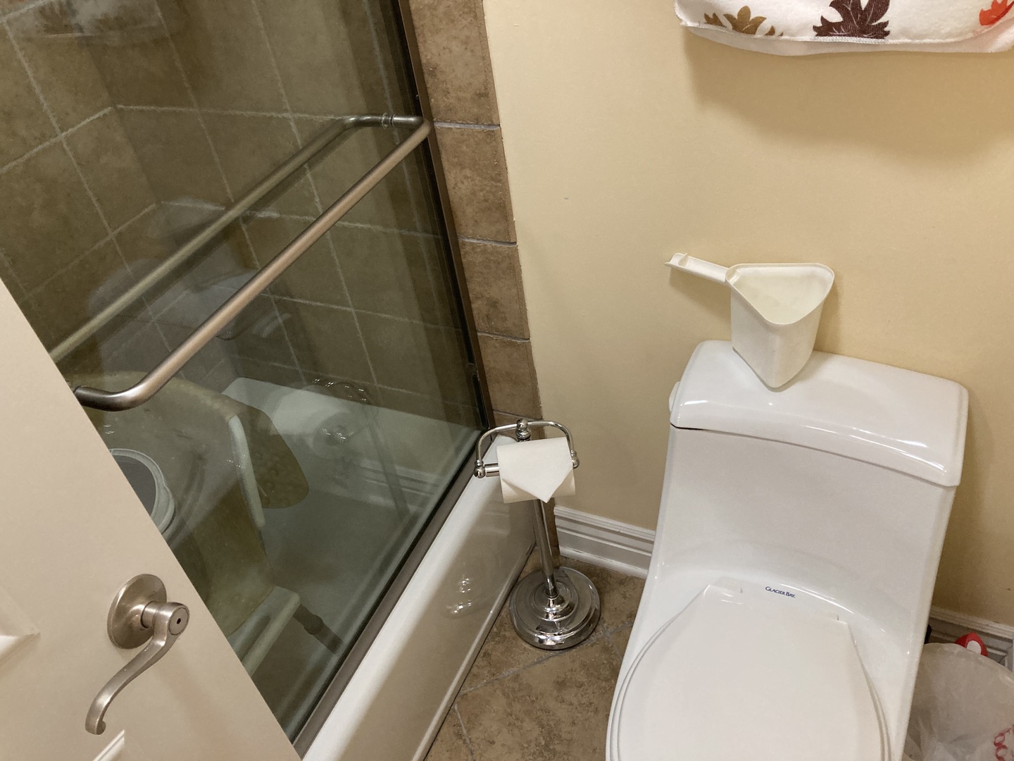 8619 West Sunset Road Niles, IL 60714 - Photo 26 of 37 a bathroom with a toilet and a sink
