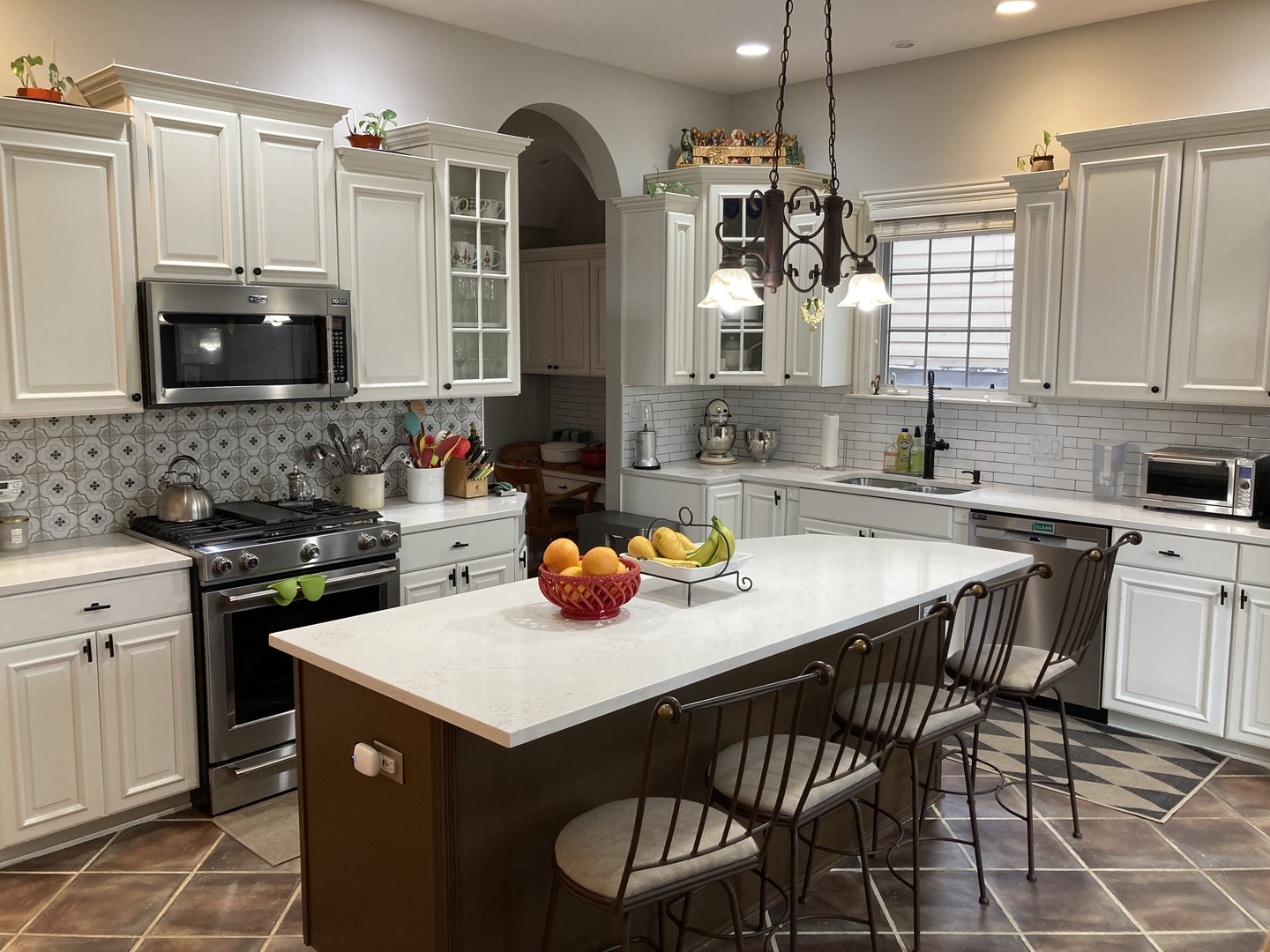 8619 West Sunset Road Niles, IL 60714 - Photo 4 of 37