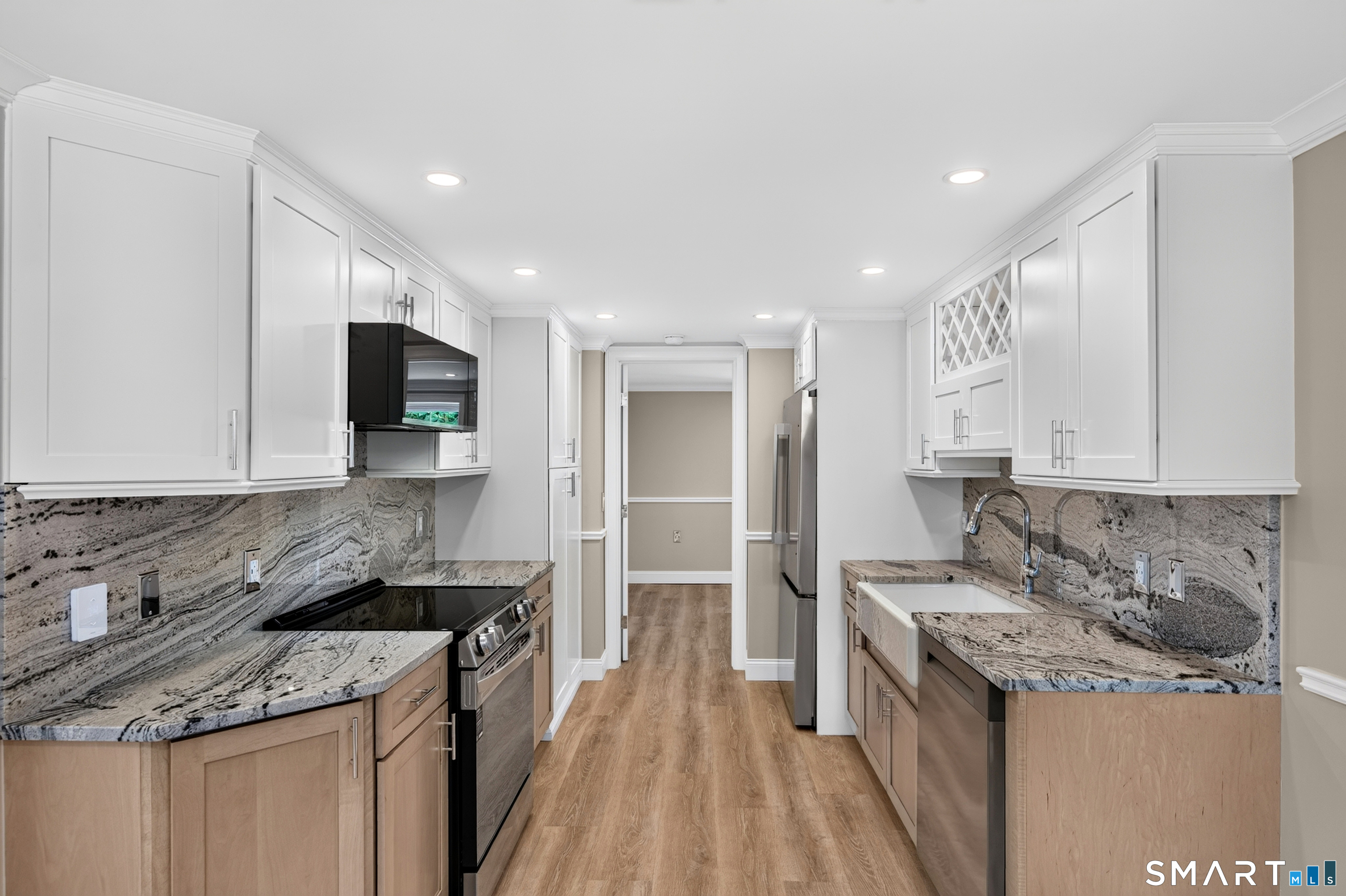 3 Pearl Street, Unit F Groton, CT 06355 - Photo 2 of 19 High end appliances, custom maple cabinets, granite countertops and granite backsplash!