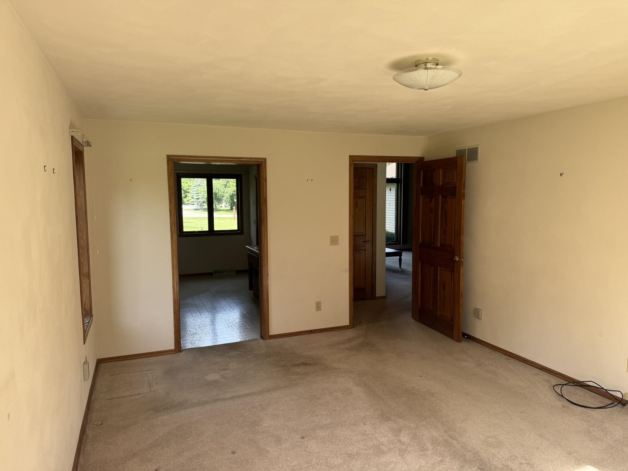 1864 Imperial Road Oshkosh, WI 54904 - Photo 12 of 25