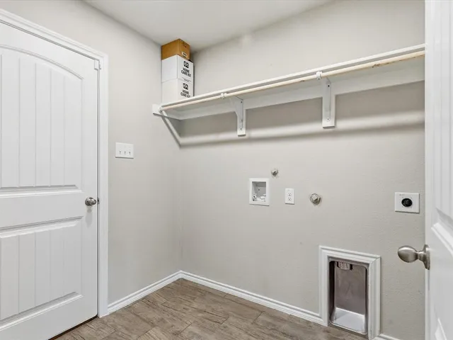 a view of room with walk in closet