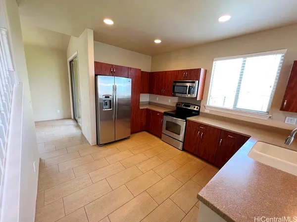 $4,600 | 92-637 Welo Street, Kapolei, HI 96707