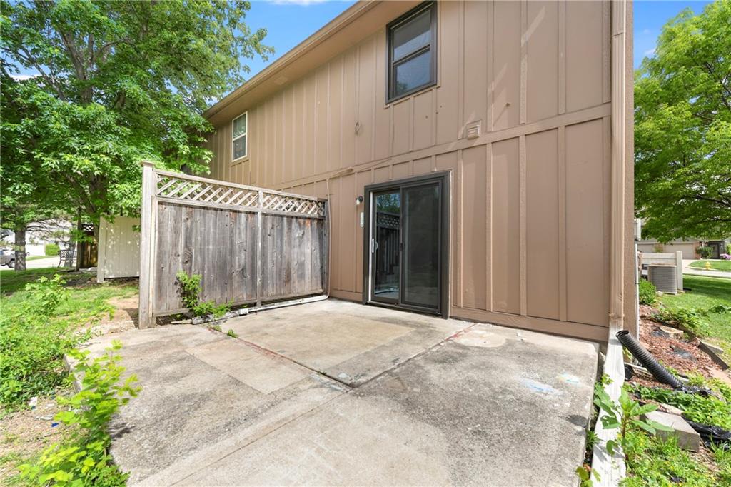 230 Southwest Pinetree Lane Lee's Summit, MO 64063 - Photo 27 of 31