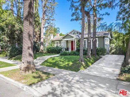 $1,899,000 | 1314 North Genesee Avenue, Los Angeles, CA 90046