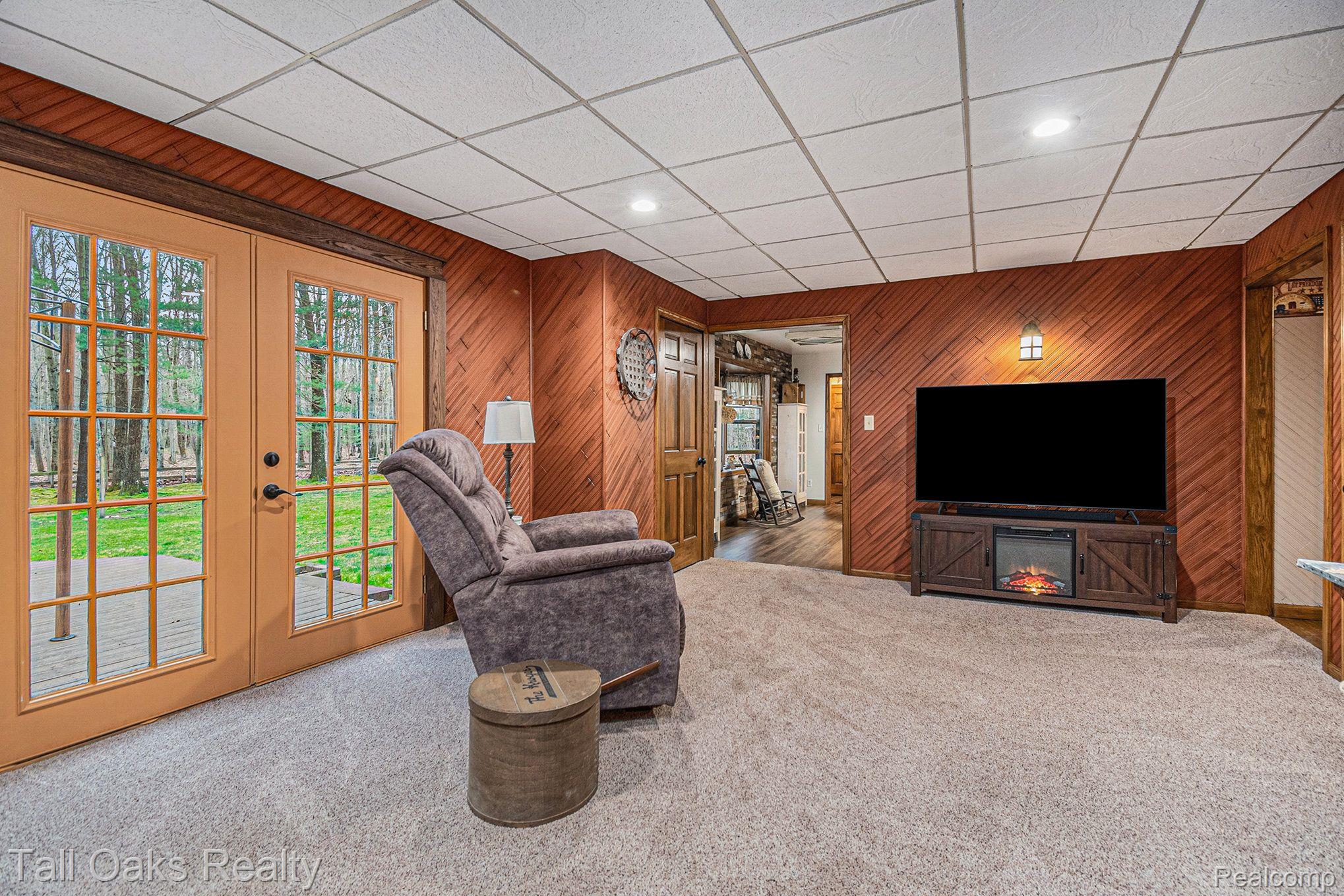 12235 Ithaca Road St. Charles, MI 48655 - Photo 10 of 25 living room