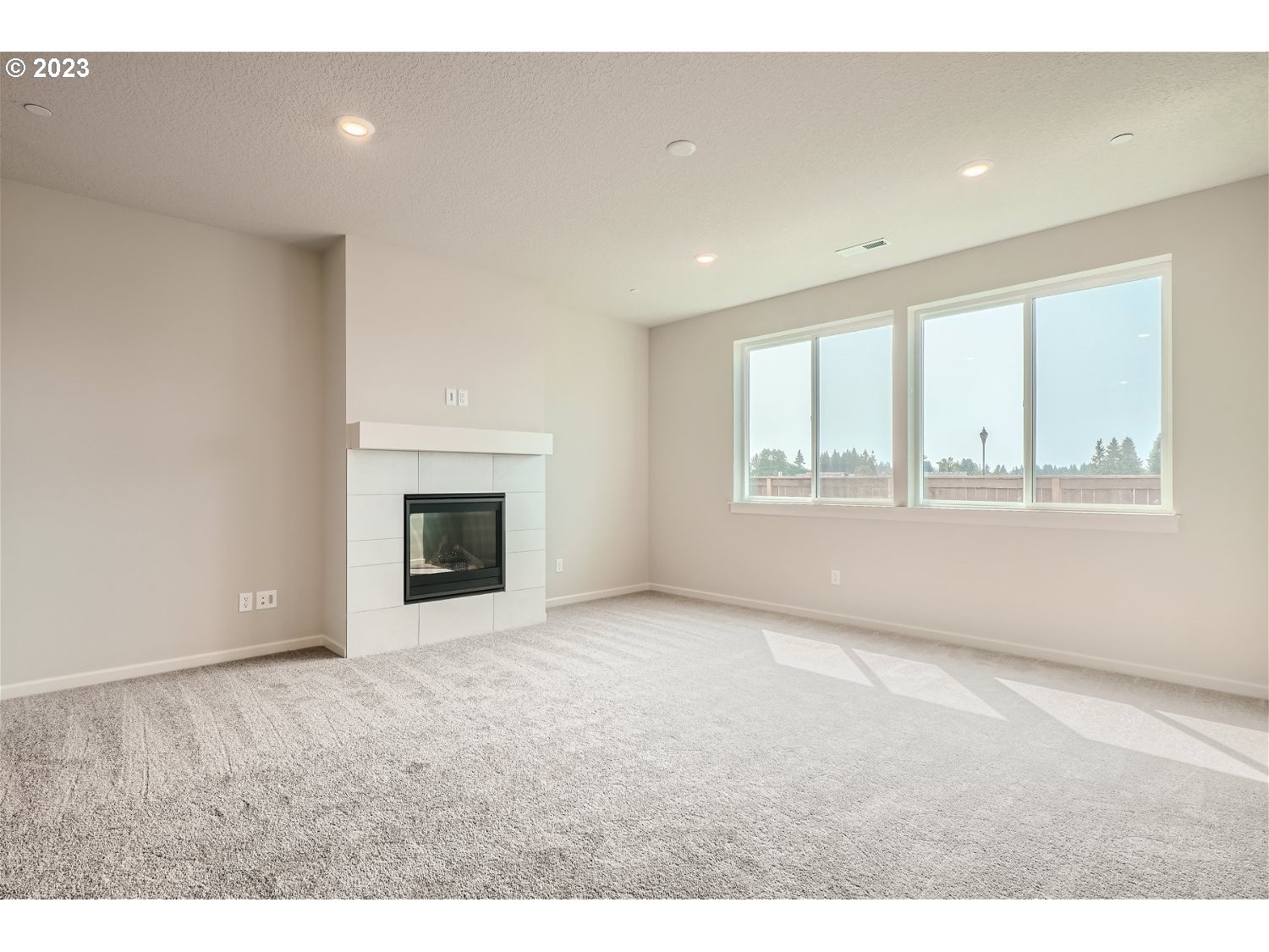 2816 South 7th Circle Ridgefield, WA 98642 - Photo 11 of 25 a view of an empty room with a window
