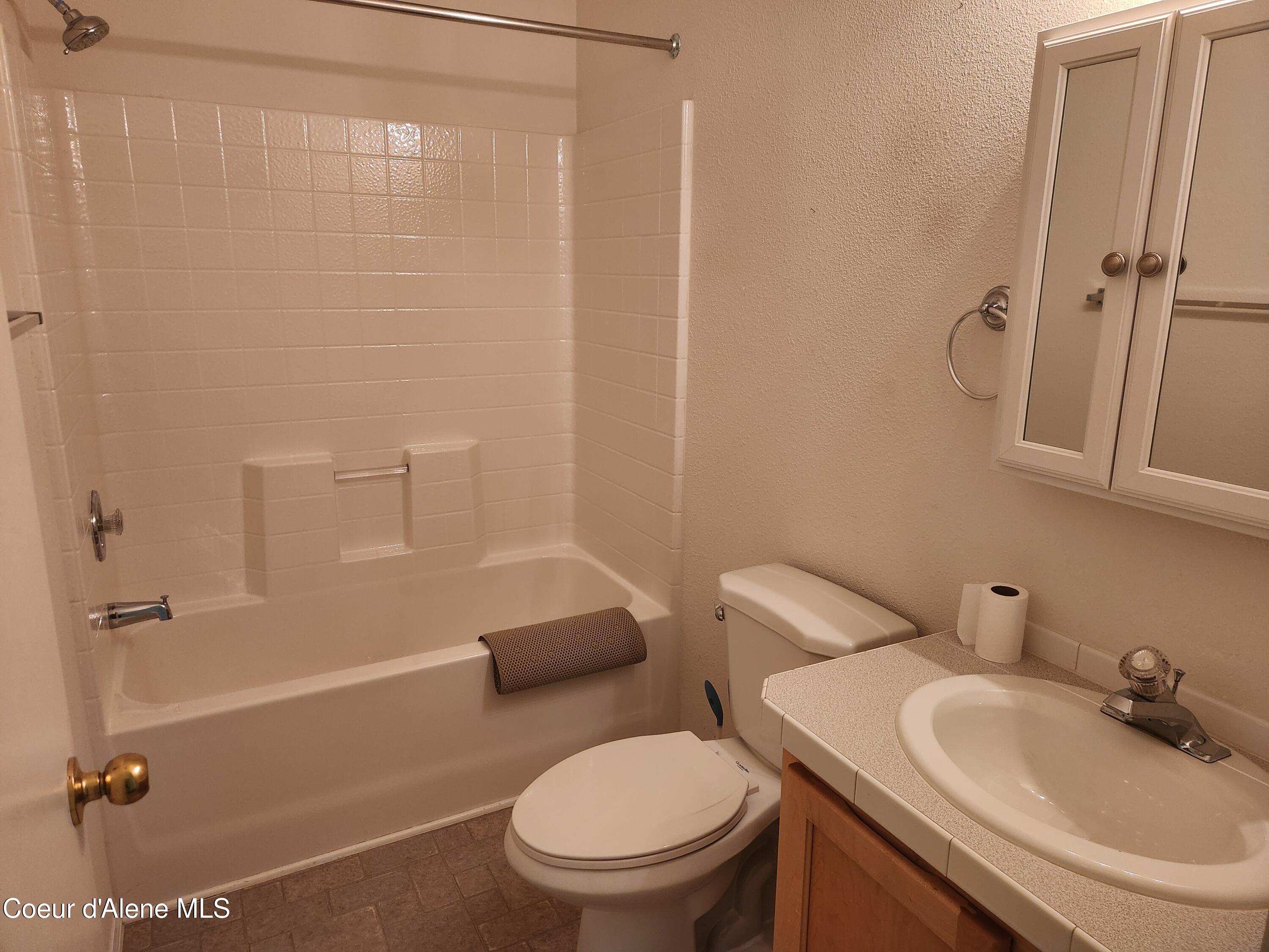 1906 Bounty Loop Hayden, ID 83835 - Photo 15 of 25 1000026089