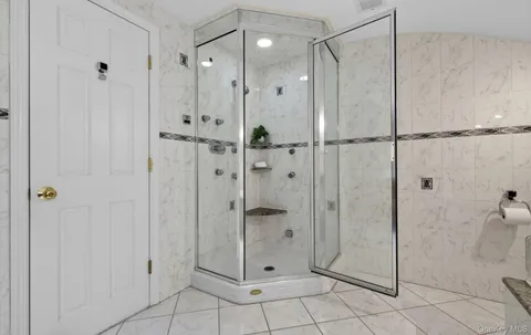 $1,399,999 | 12 Wildwood Drive, Dix Hills, NY 11746