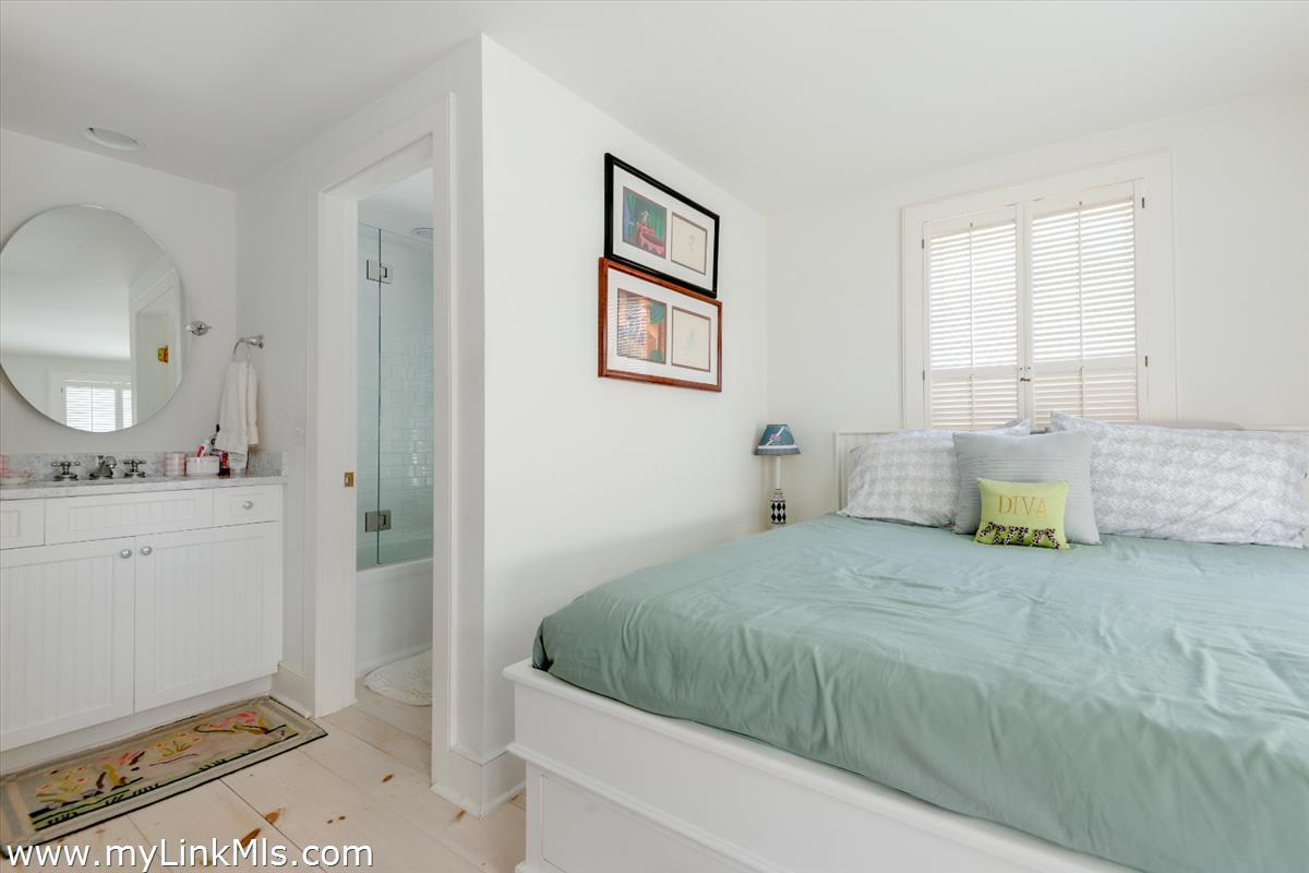 4 Crown Court Nantucket, MA 02554 - Photo 18 of 66