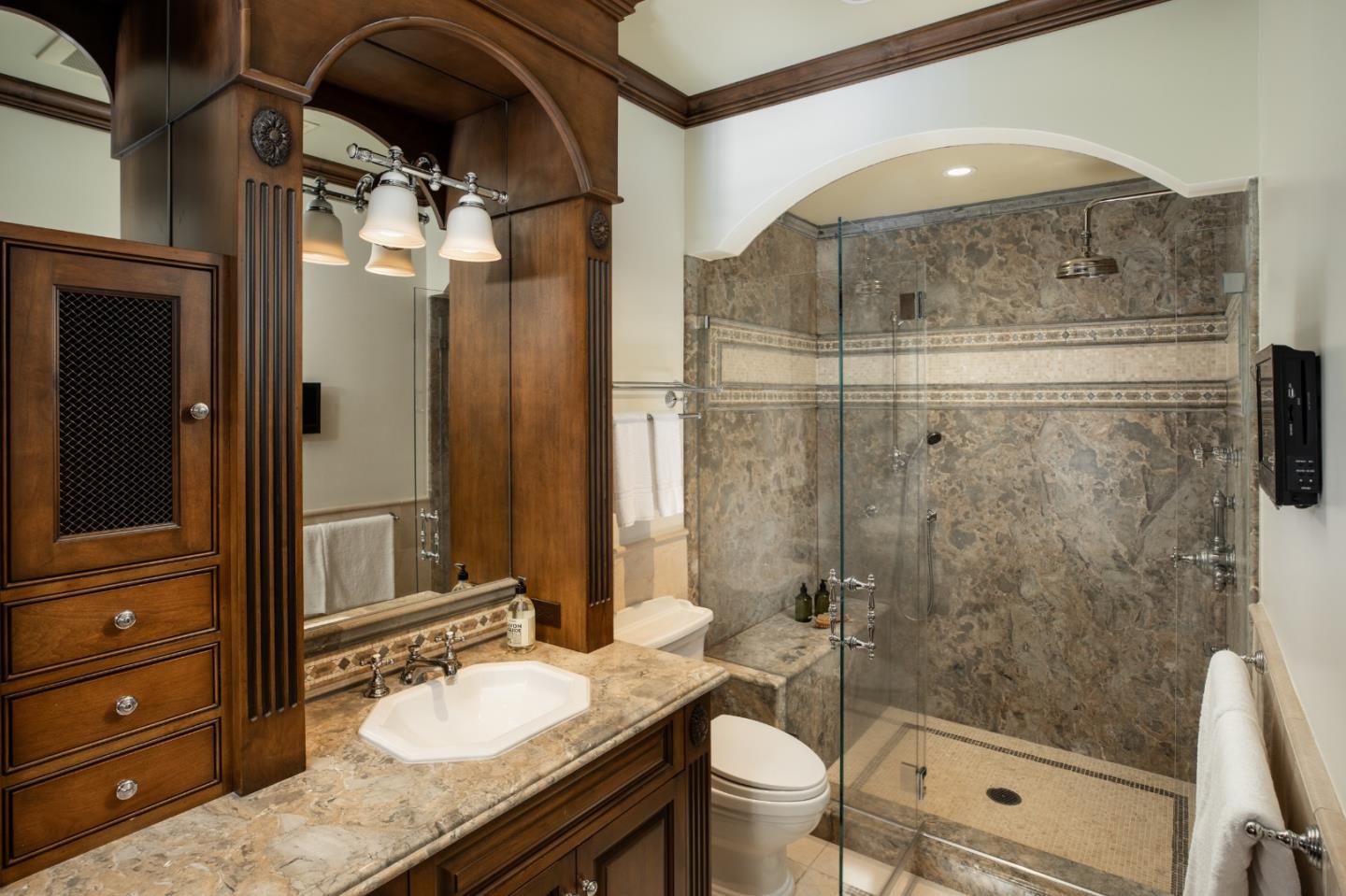 925 Seabury Road Hillsborough, CA 94010 - Photo 23 of 56