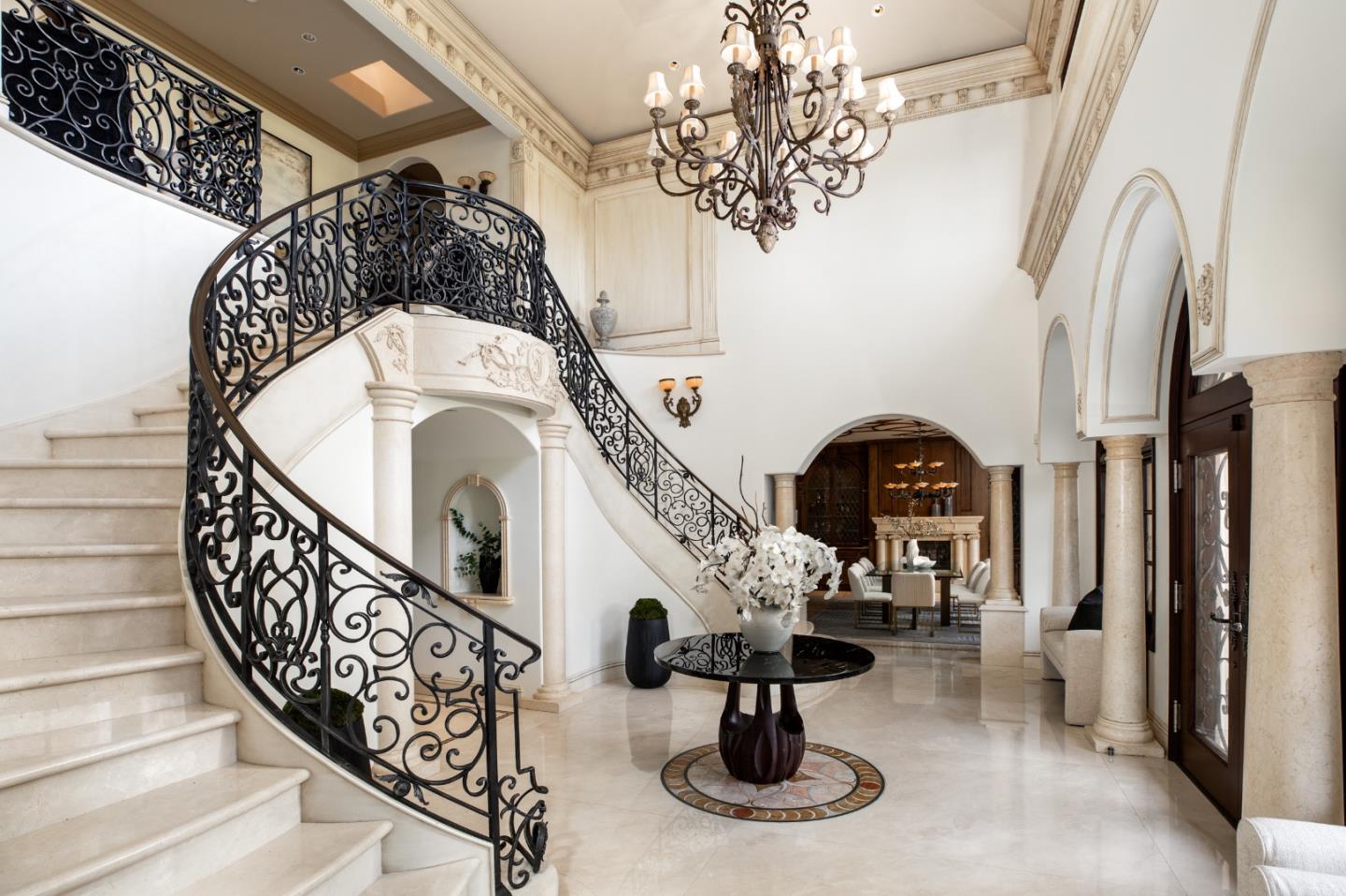 925 Seabury Road Hillsborough, CA 94010 - Photo 3 of 56