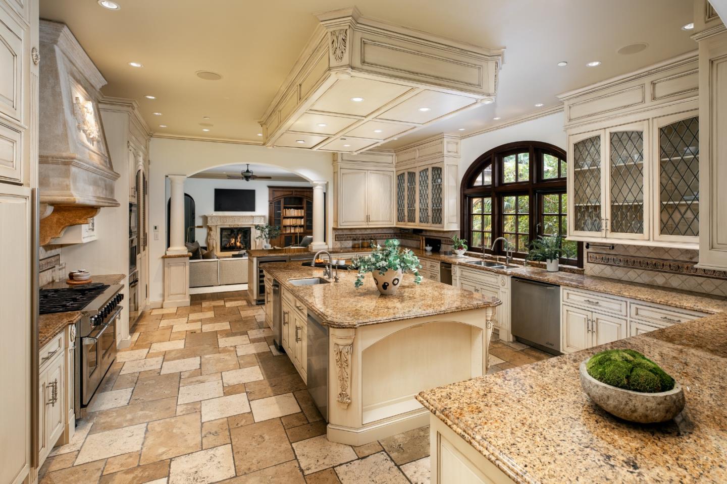 925 Seabury Road Hillsborough, CA 94010 - Photo 9 of 56