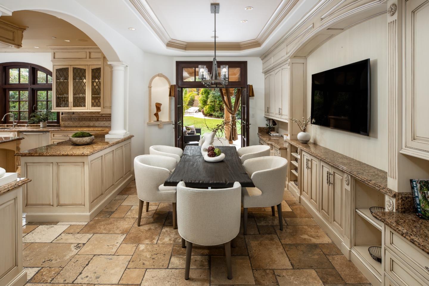 925 Seabury Road Hillsborough, CA 94010 - Photo 10 of 56