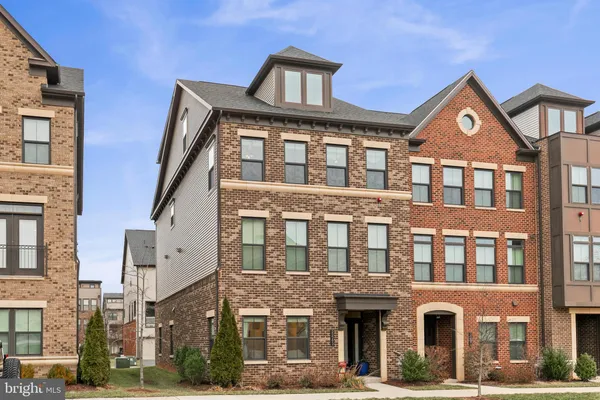 $4,300 | 22292 Foundation Drive, Ashburn, VA 20148