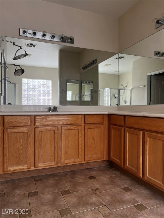 3417 West Birdwatcher Avenue North Las Vegas, NV 89084 - Photo 20 of 28 Full bath featuring double vanity