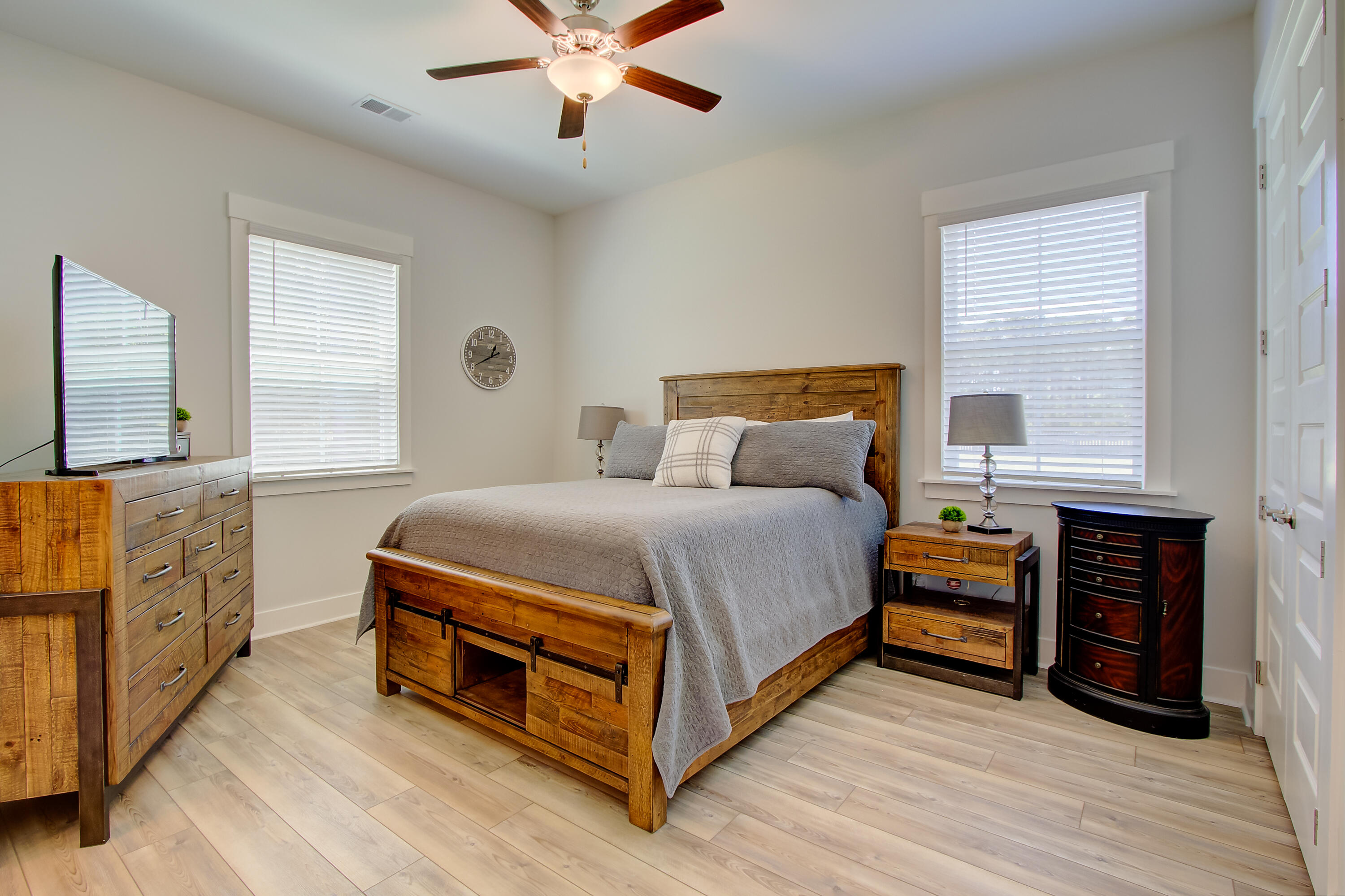 3539 Habenaria Road, Unit 28 Mount Pleasant, SC 29466 - Photo 24 of 32 Guest Bed-1