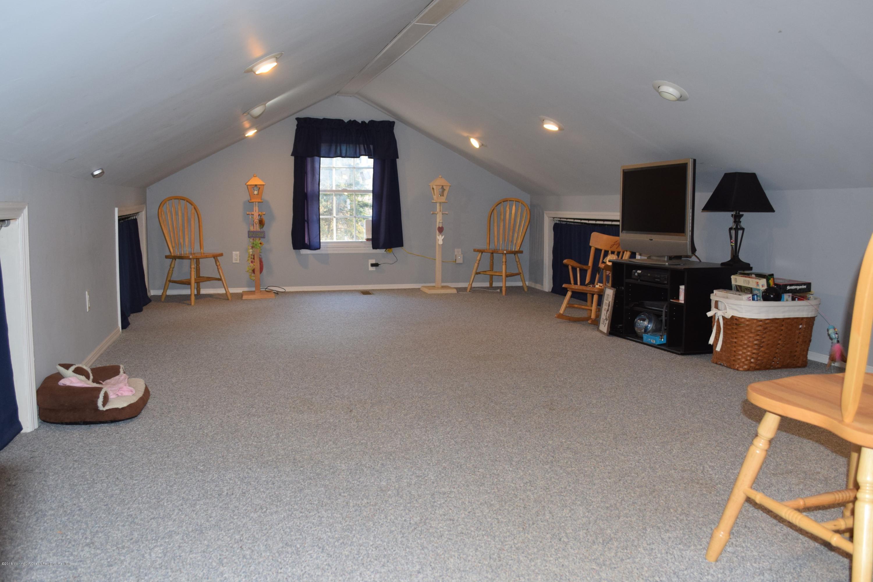 1 Borden Road Middletown, NJ 07748 - Photo 14 of 20 9