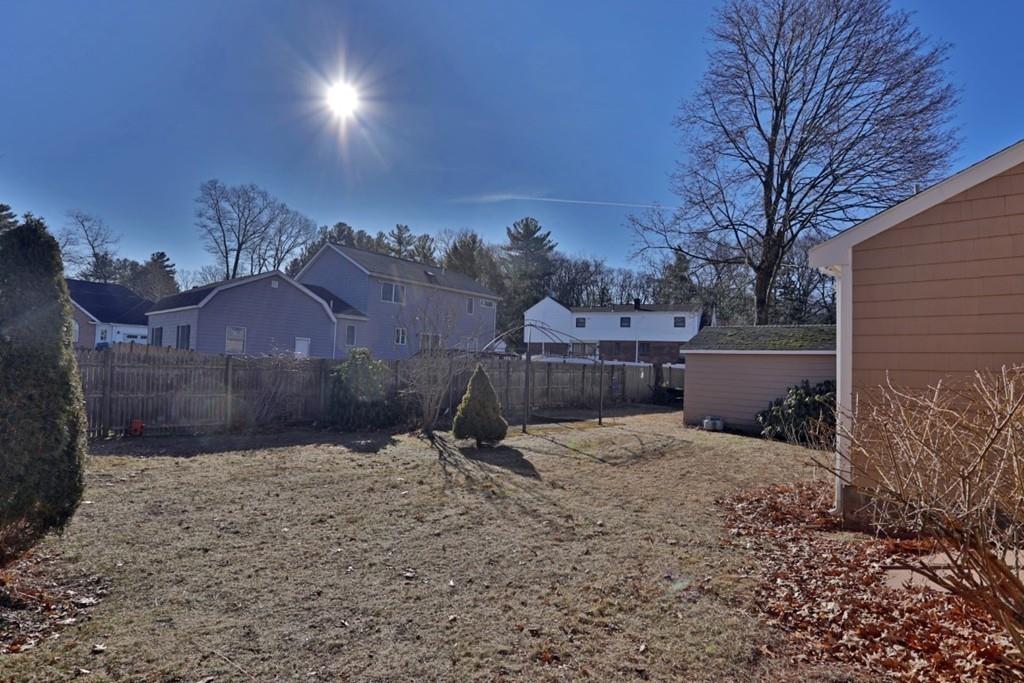 21 Elmwood Road Lynnfield, MA 01940 - Photo 11 of 36 Gallery Image 11
