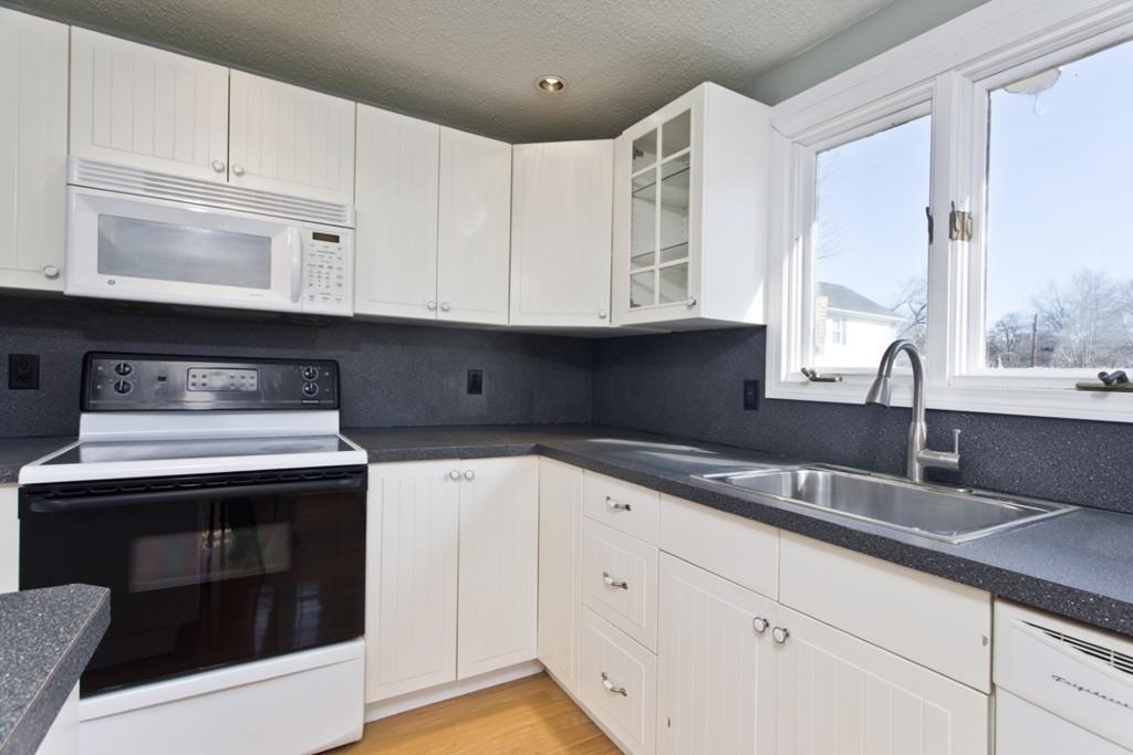 21 Elmwood Road Lynnfield, MA 01940 - Photo 2 of 36 Gallery Image 2
