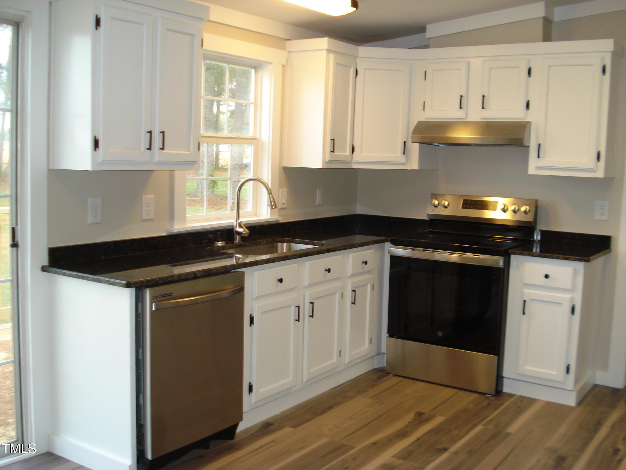 5780 Plain View Highway Dunn, NC 28334 - Photo 10 of 26 DSC08840