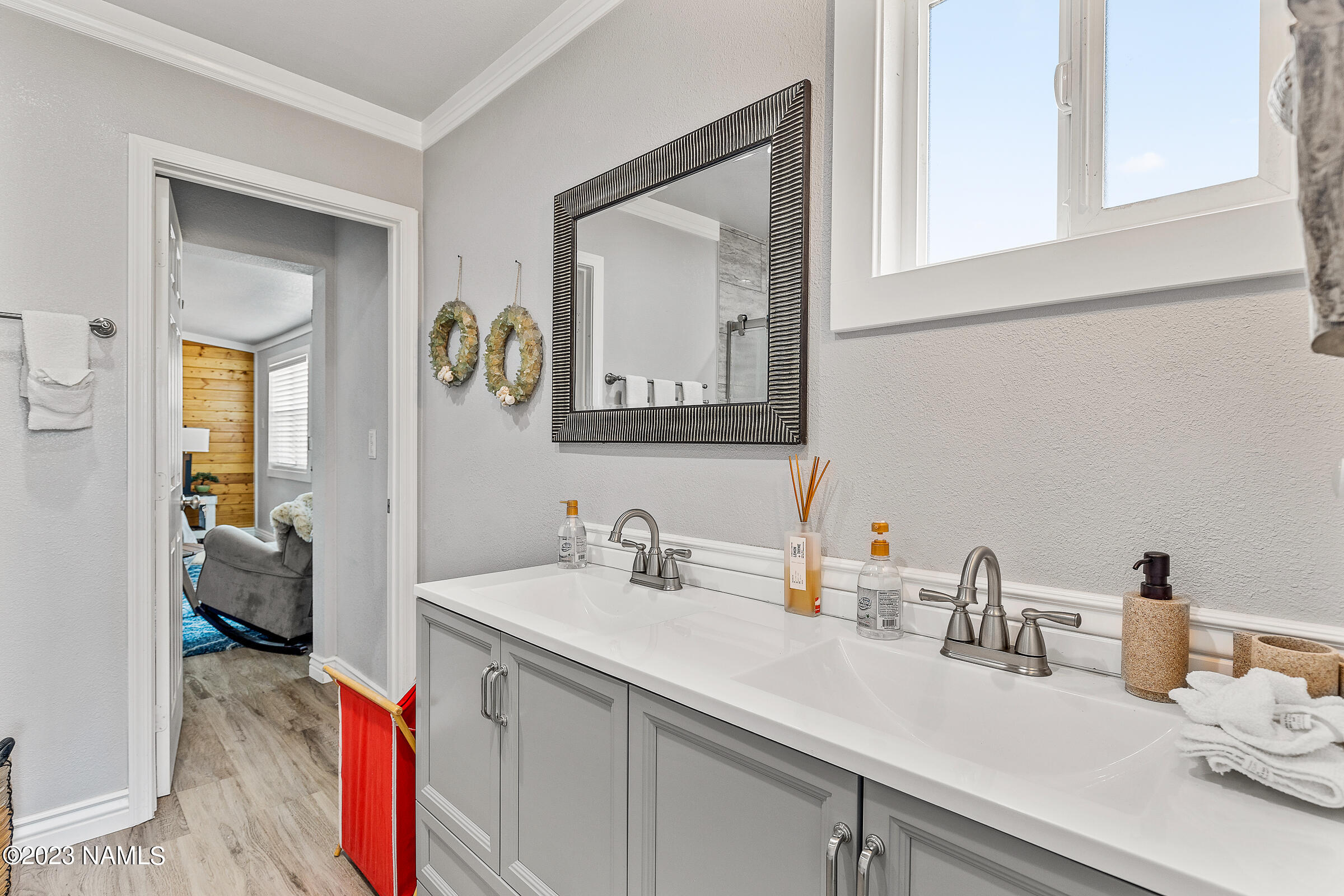3212 North Manor Road Flagstaff, AZ 86004 - Photo 16 of 33 Primary Bath