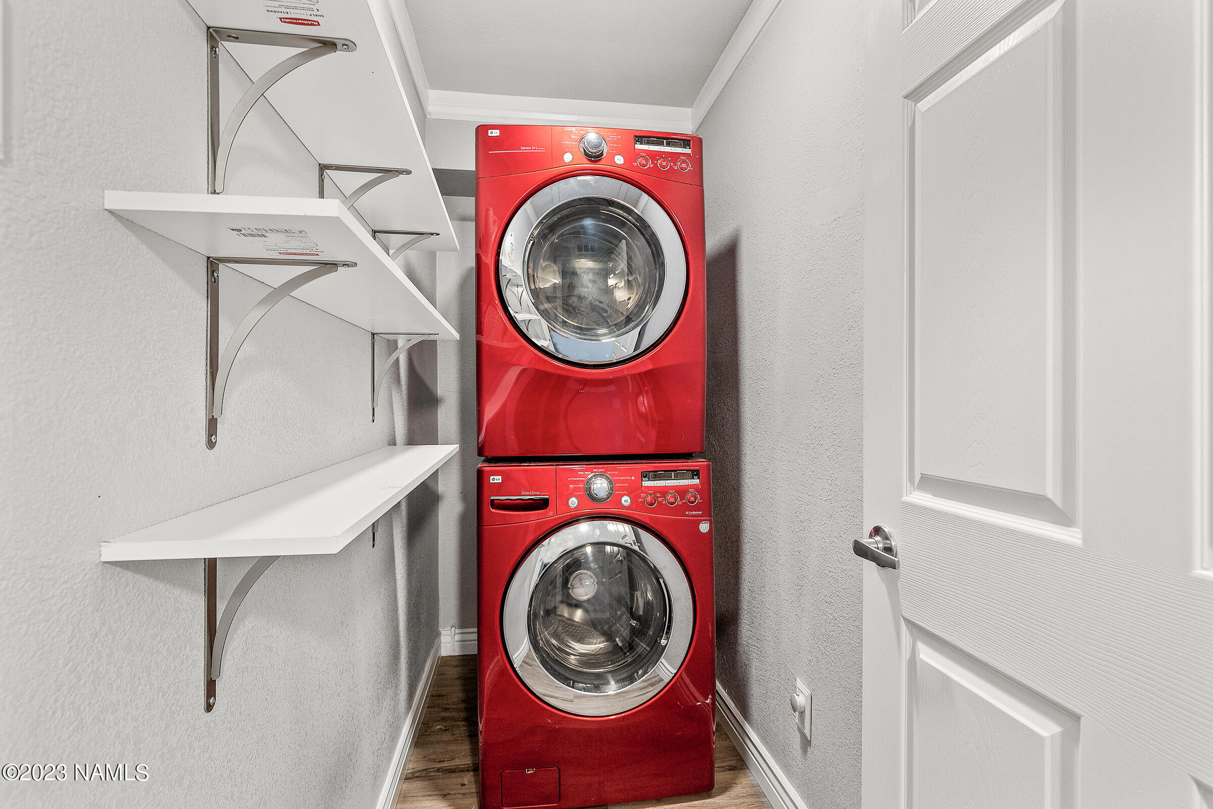 3212 North Manor Road Flagstaff, AZ 86004 - Photo 29 of 33 New washer/dryer