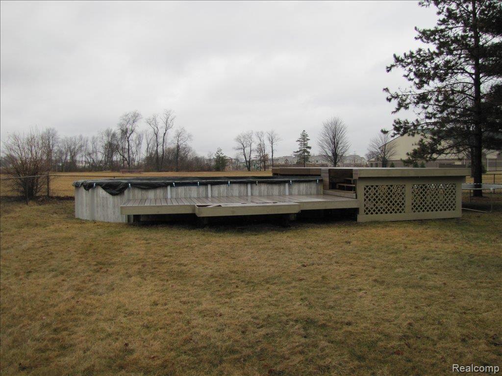 3199 West Maple Road Wixom, MI 48393 - Photo 14 of 15 Pool