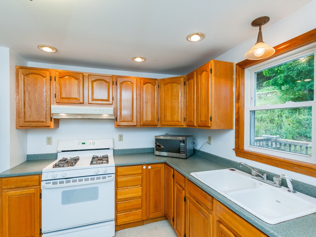83 Senna Road Fitchburg, MA 01420 - Photo 8 of 20 Gallery Image 8