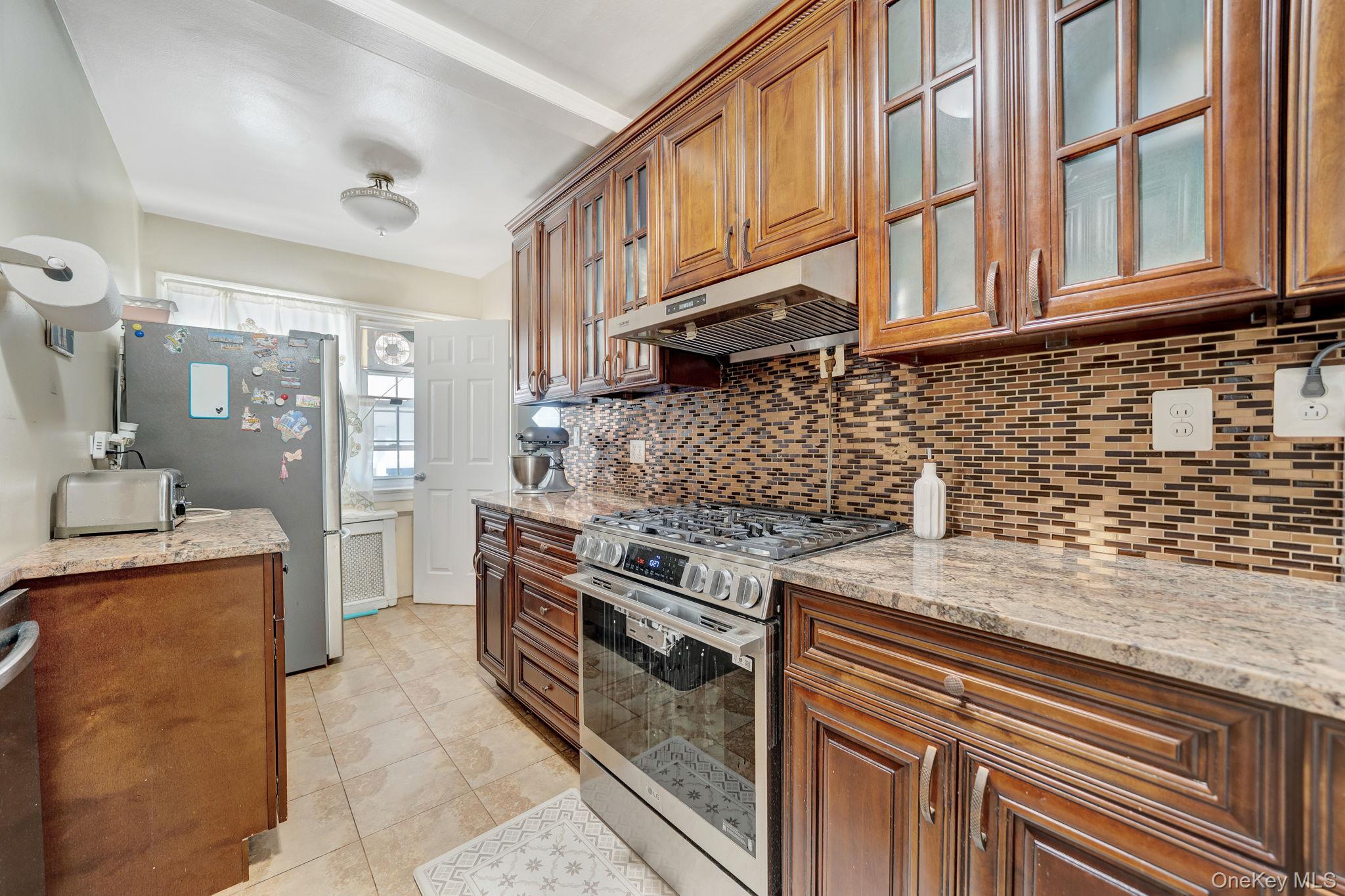244-15 85th Road Queens, NY 11426 - Photo 12 of 30