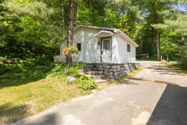 $675,000 | 6860 Ashley Avenue Northeast, Belding, MI 48809
