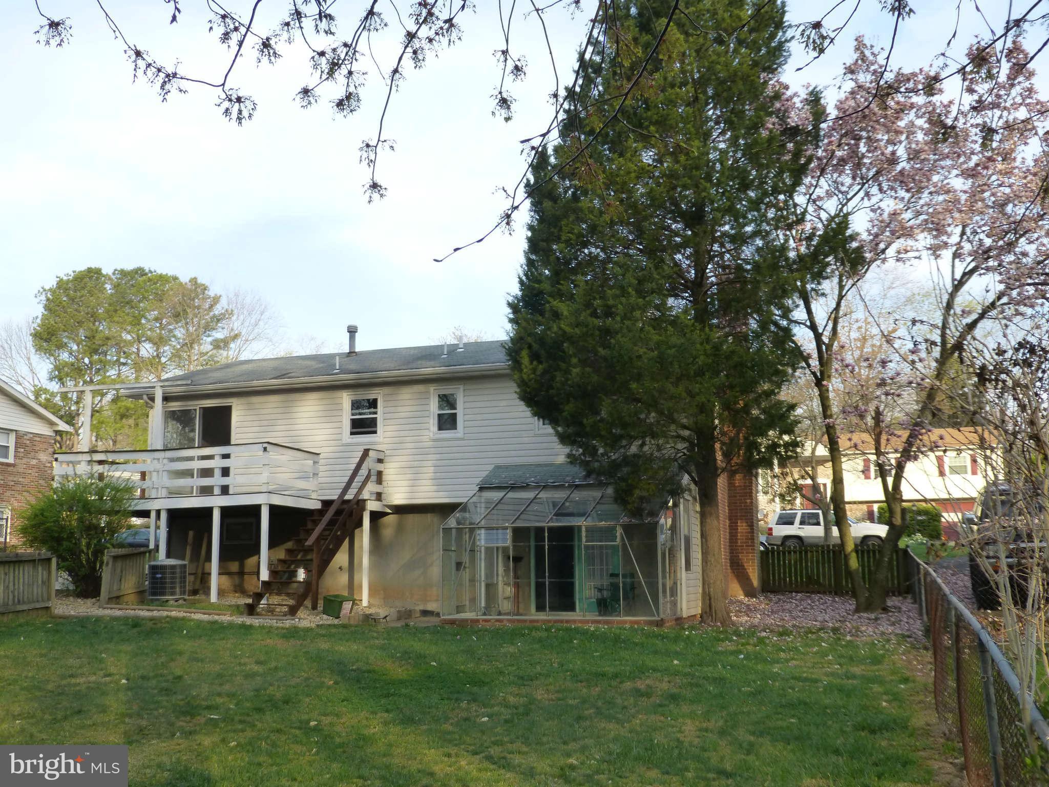 13619 Kingsman Road Woodbridge, VA 22193 - Photo 4 of 20 Exterior (Rear)