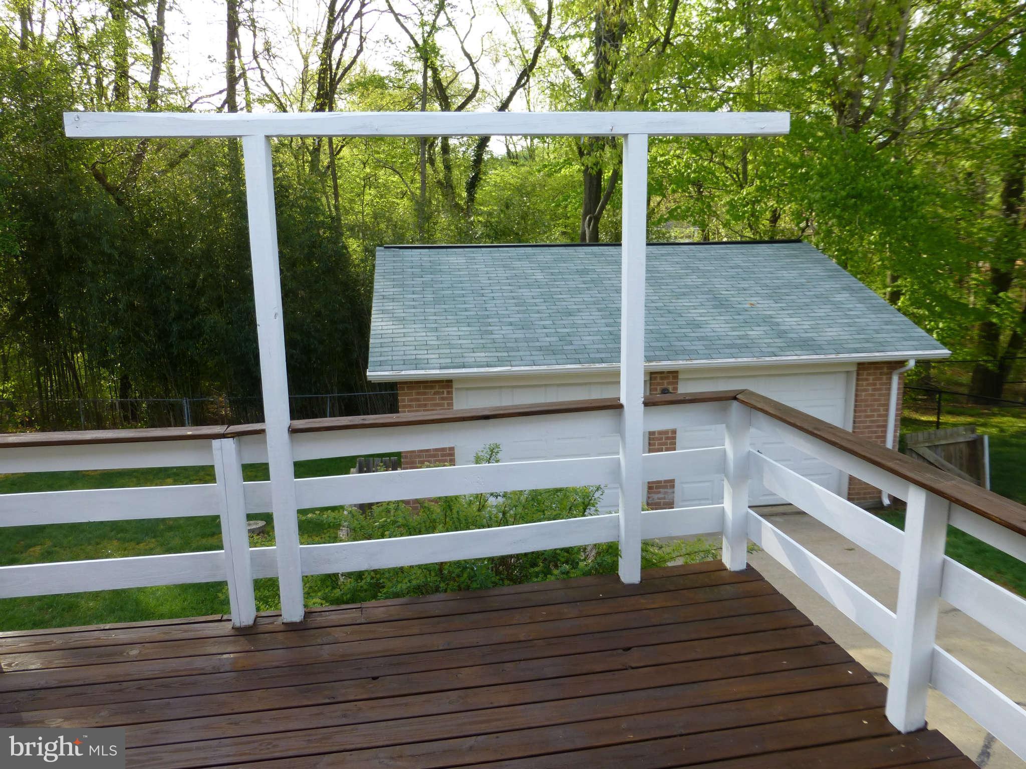 13619 Kingsman Road Woodbridge, VA 22193 - Photo 6 of 20 Exterior (Rear)