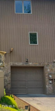 672 Fox Meadow Road, Unit 10 Elizabethton, TN 37643 - Photo 2 of 38 one car garage