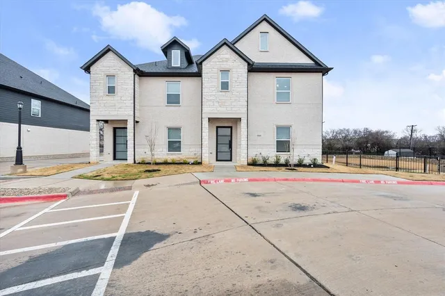 $3,000 | 2365 Spg Pk Boulevard, Arlington, TX 76016