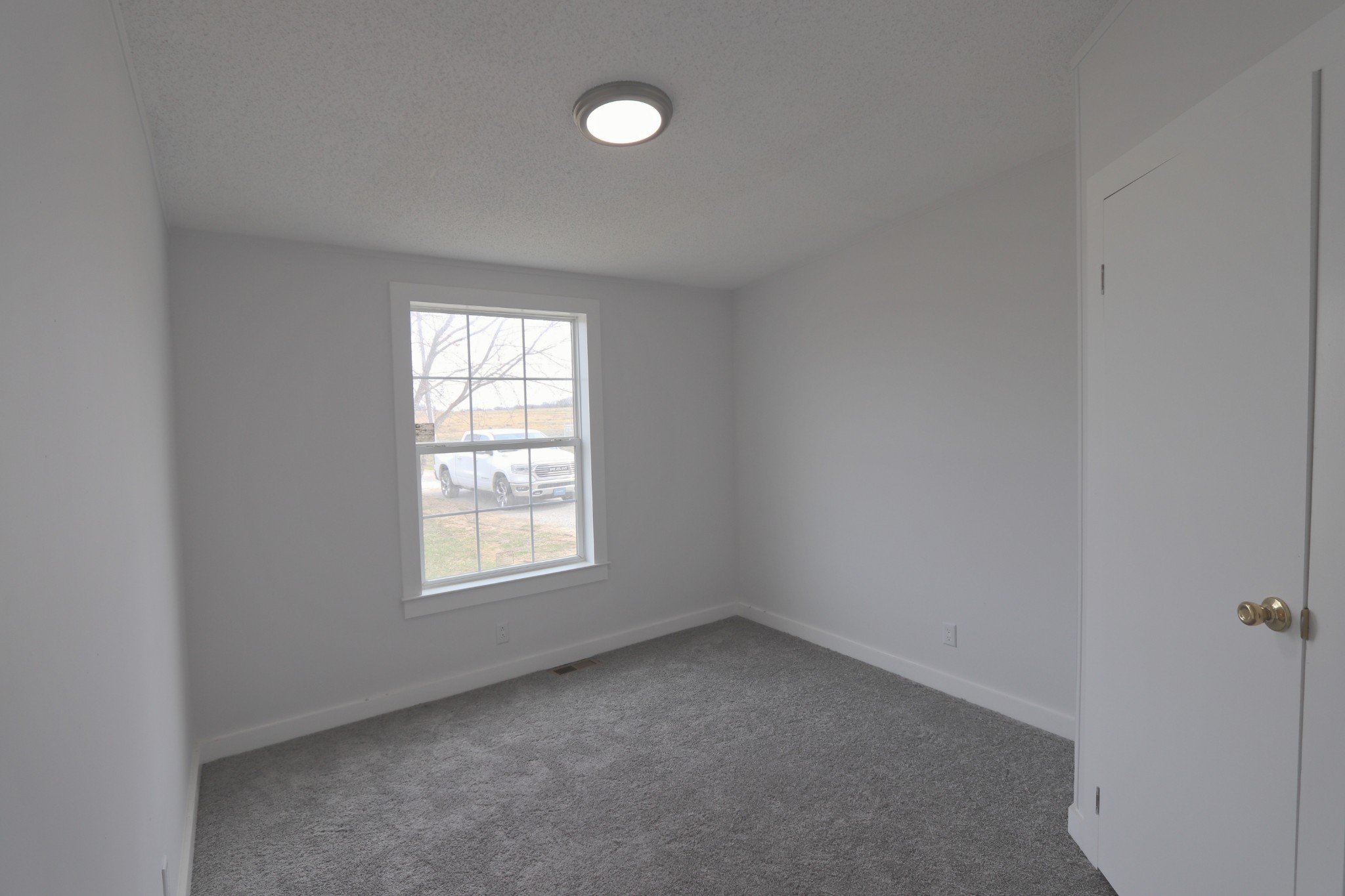 539 Cook Road Portland, TN 37148 - Photo 11 of 17 an empty room with window
