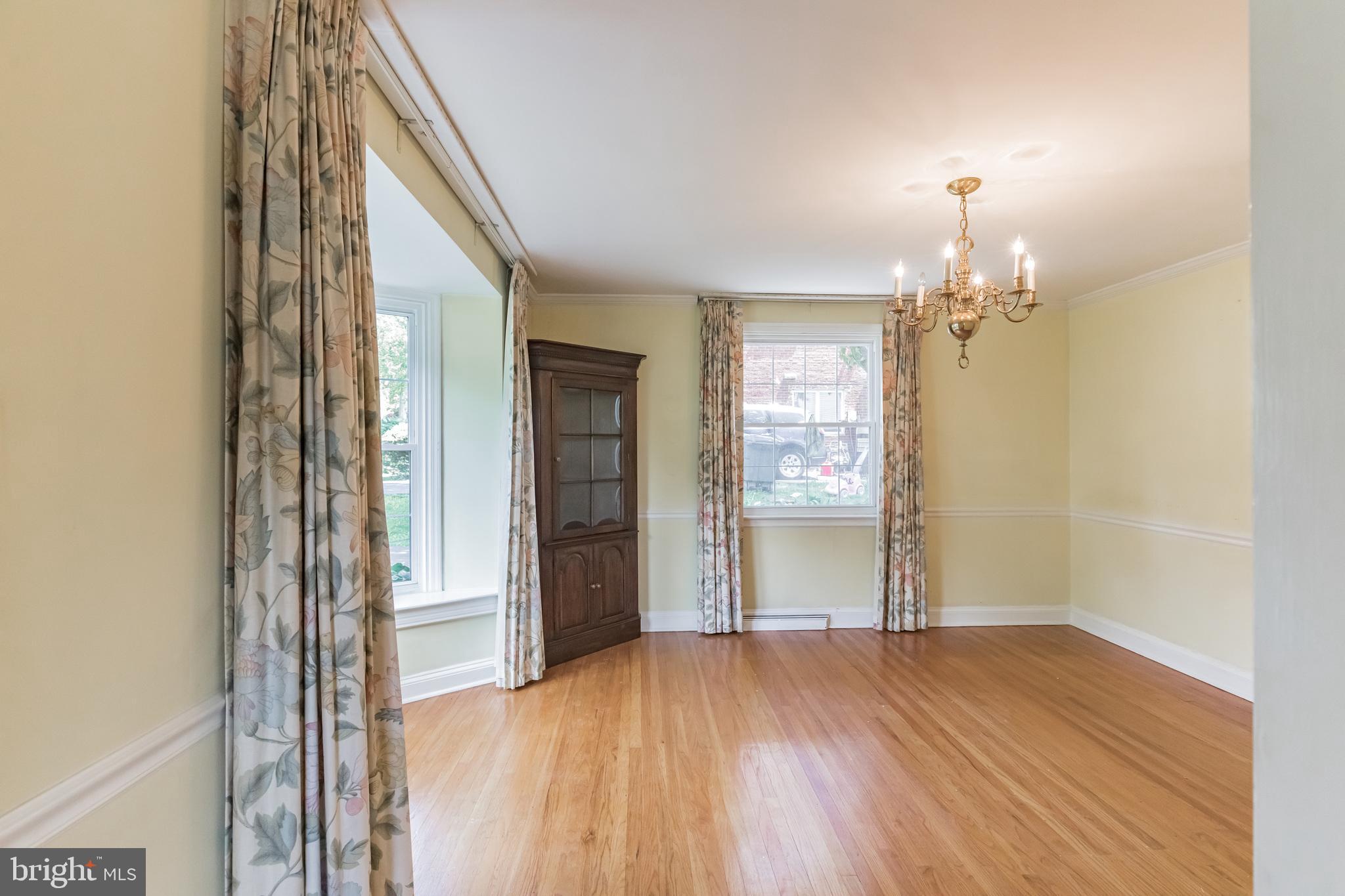 126 Kingston Road Cheltenham, PA 19012 - Photo 9 of 29 Dining room