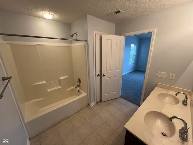 $1,800 | 9451 Glencroft Way, Indianapolis, IN 46250