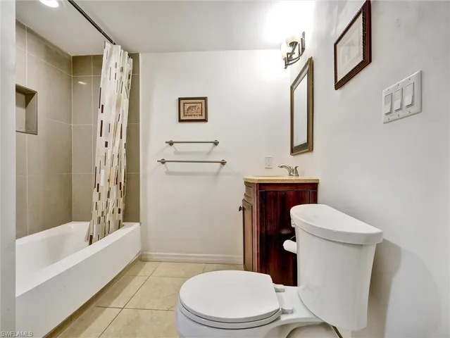 $345,000 | 114 Cypress Way East, Unit D4, Naples, FL 34110