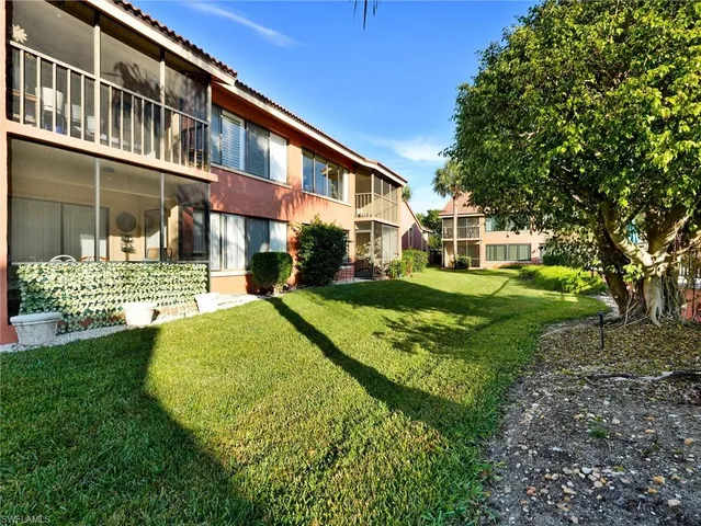 $345,000 | 114 Cypress Way East, Unit D4, Naples, FL 34110