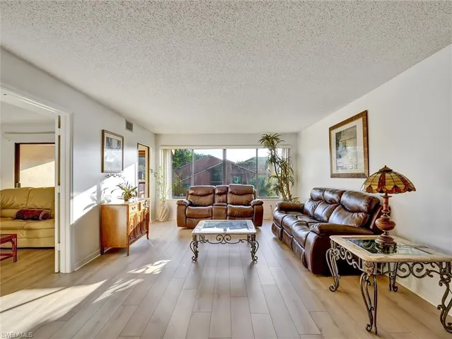 $345,000 | 114 Cypress Way East, Unit D4, Naples, FL 34110