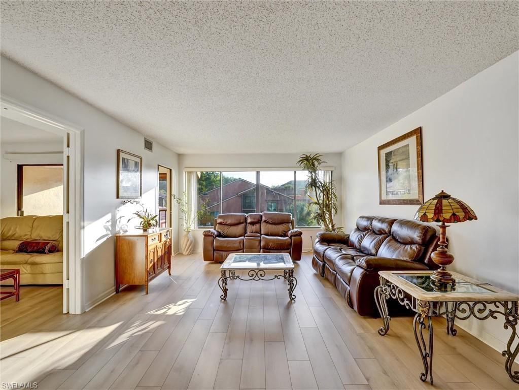 114 Cypress Way East, Unit D4 Naples, FL 34110 - Photo 6 of 28