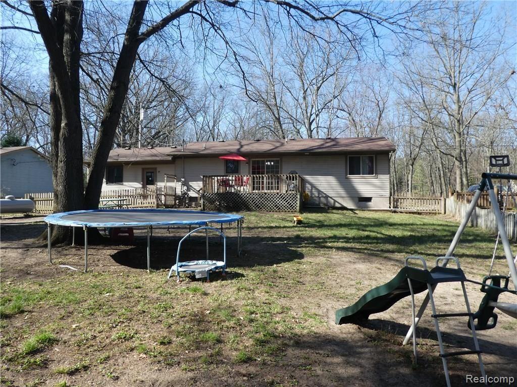 5868 Crandall Road Howell, MI 48855 - Photo 18 of 18 P1000704.JPG