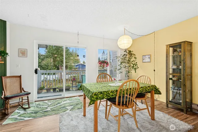 $275,000 | 8823 Holly Drive, Unit H204, Everett, WA 98208