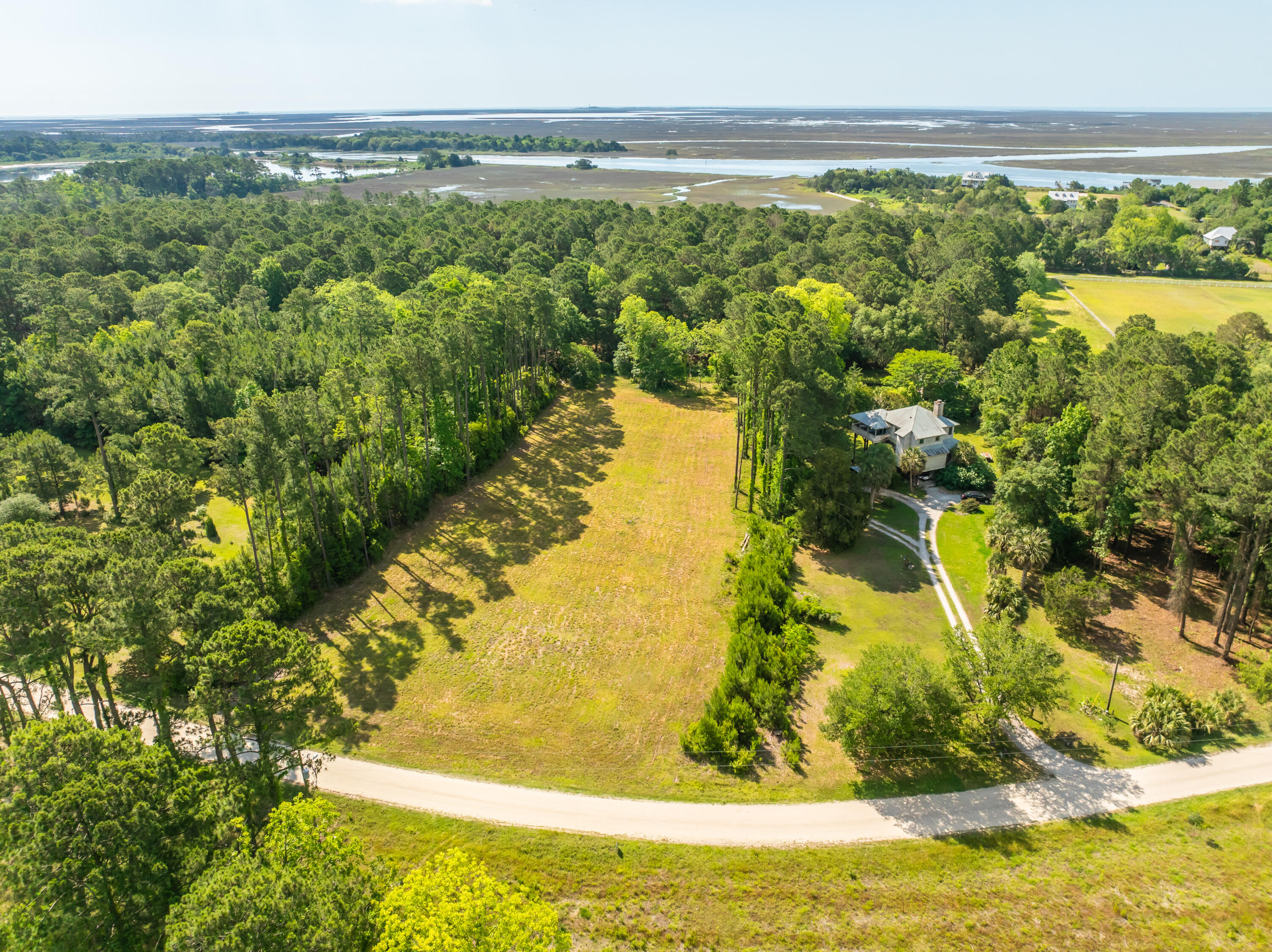 317 McClellan Avenue McClellanville, SC 29458 - Photo 3 of 18 317McClellanAve-KeenEyeMarketing-023