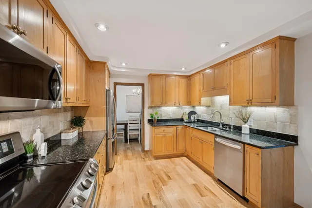 $725,000 | 5209 West 61st Street, Edina, MN 55436