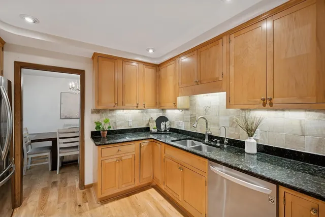 $725,000 | 5209 West 61st Street, Edina, MN 55436