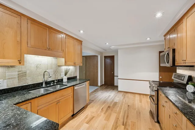 $725,000 | 5209 West 61st Street, Edina, MN 55436