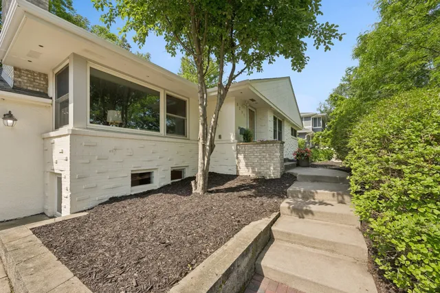 $725,000 | 5209 West 61st Street, Edina, MN 55436