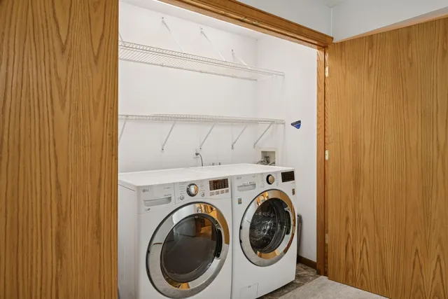 $725,000 | 5209 West 61st Street, Edina, MN 55436