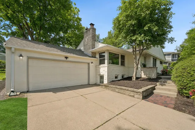 $725,000 | 5209 West 61st Street, Edina, MN 55436